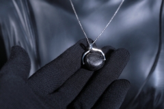 Подвеска из метеорита Сихотэ-Алинь и серебро